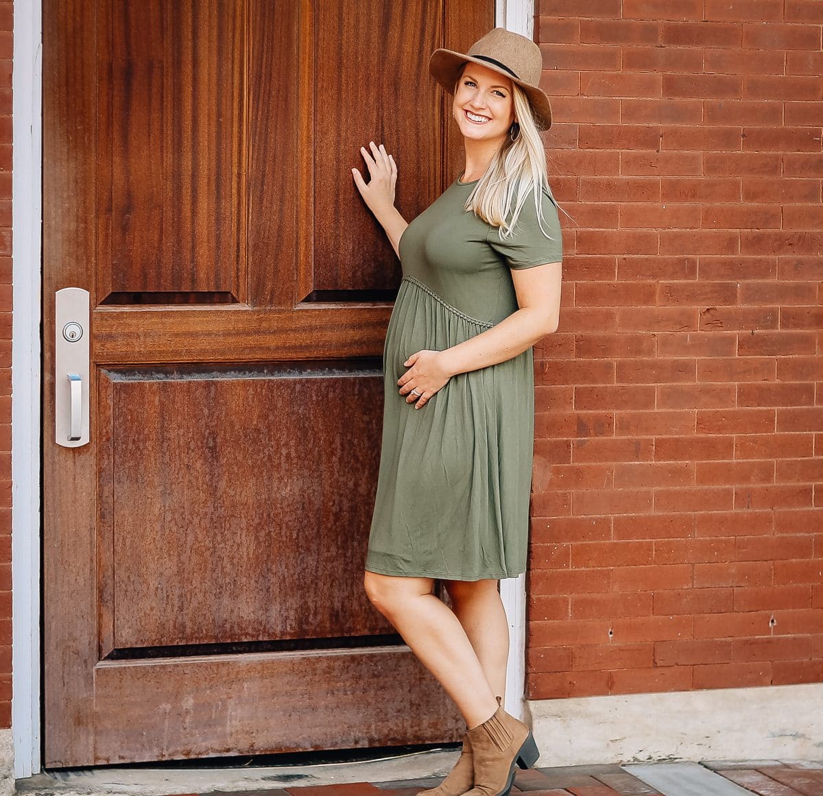 Must-Have Fall Maternity Clothes