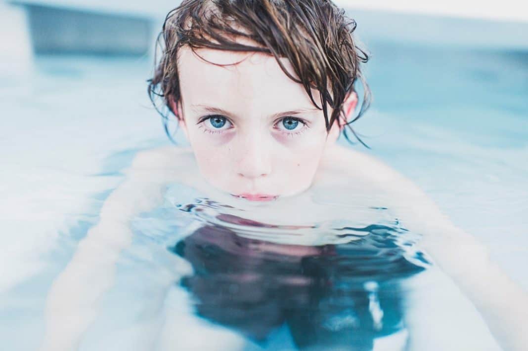 How To: Introduce Your Child To A Swimming Pool