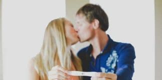 Pregnancy Reveal: 18 Ways To Tell A Husband & Family