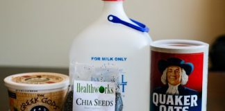 Toddler Eating: Chia And Oatmeal Yogurt Breakfast Jars