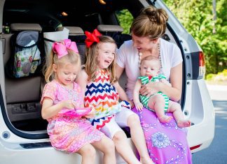 16 Items Every Mom Needs In The Car