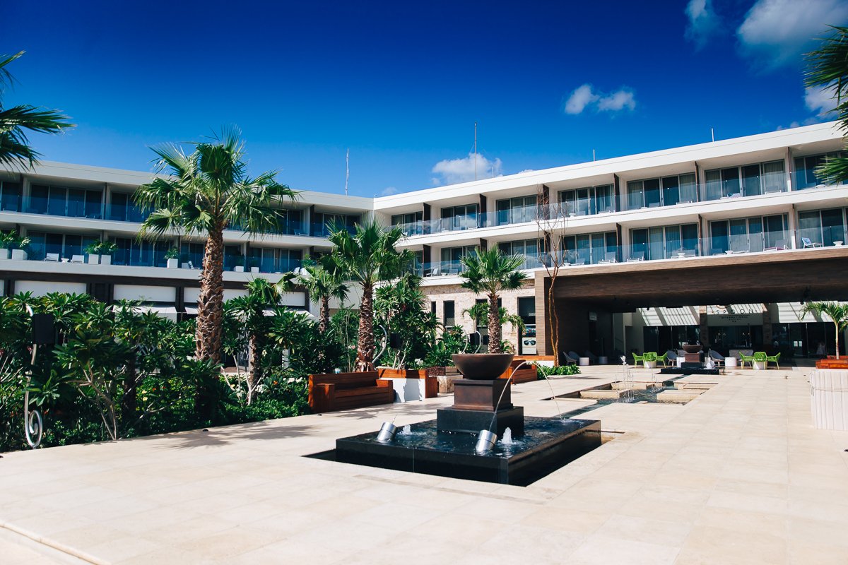 Breathless-Riviera-Cancun-Resort17