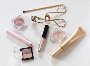 The Ultimate Makeup Routine Guide » Read Now!