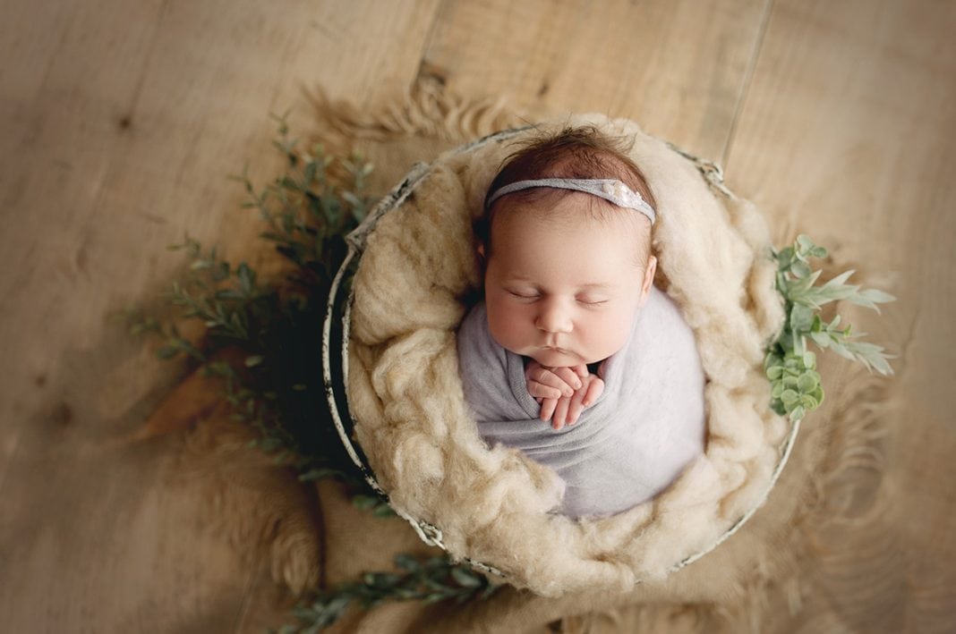 daily-mom-parent-portal-how-to-swaddle-a-baby