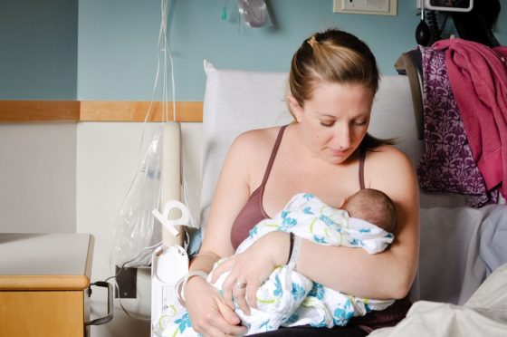 To The New Breastfeeding Mom Who'S Struggling To Get Through The Day 3 Daily Mom, Magazine For Families