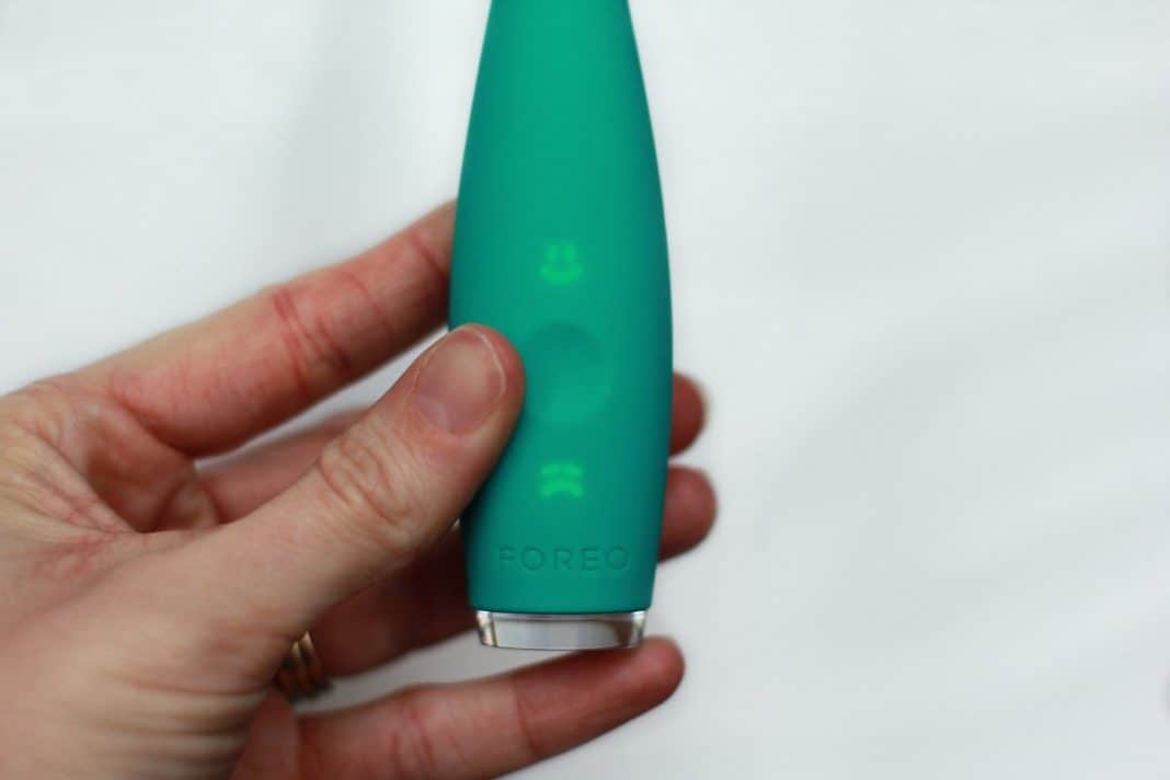 Foreo Issa Mikro Reviewed: Swedish-designed Sonic Baby Toothbrush