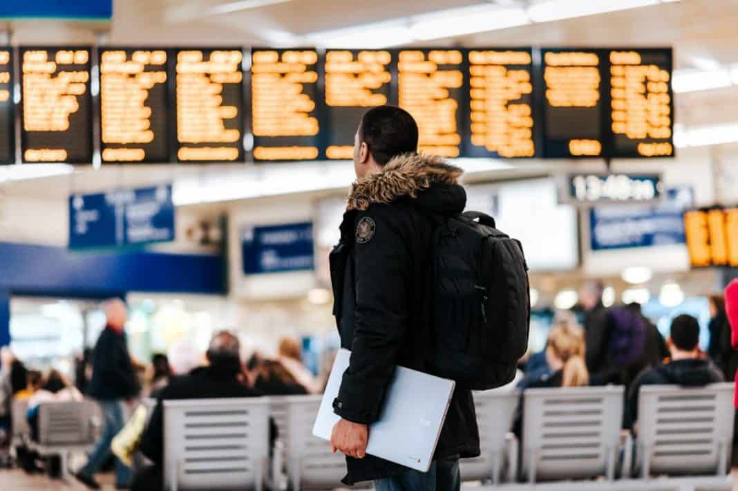 7 Healthy Airport Eats And Tips To Stay On Track