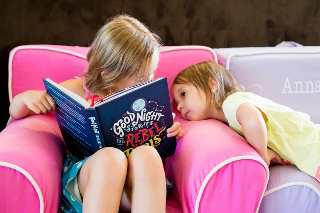 Stories Of Powerful Women: Goodnight Stories For Rebel Girls