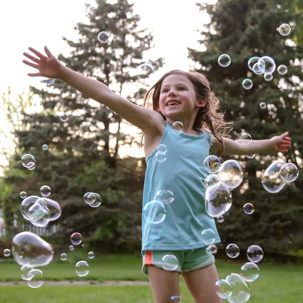 Bubble Play Bubble Bucket - No Spill Pail for Kids w/ [2] Removable Bubble  Blower Wands, Easy