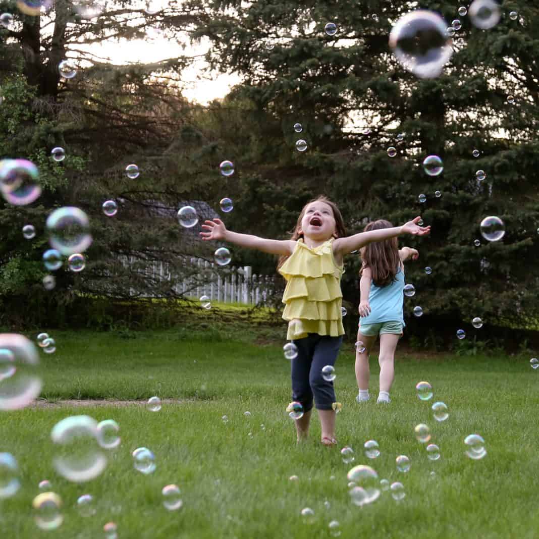 Backyard Bubbles For The Win - Introducing Fobble's Bubble Machine