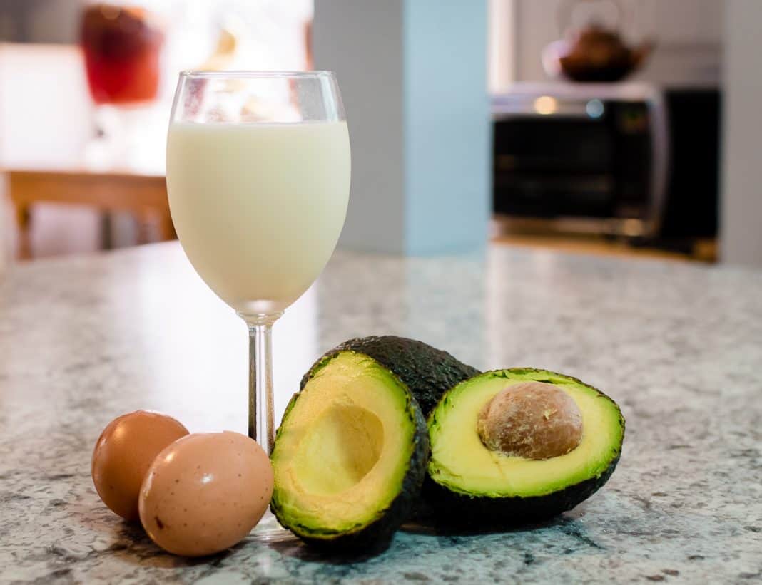 Eating Fat Burning Foods: 8 "fattening" Foods That Keep You Skinny
