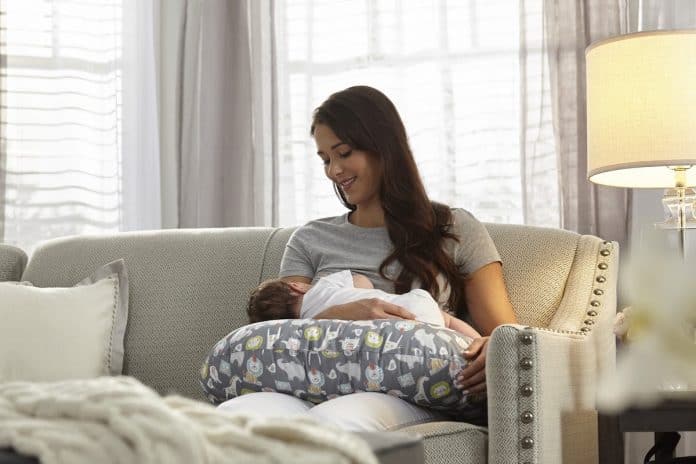 Win Free Baby Stuff! Breastfeeding, Pregnancy, And Newborn Facebook Live Event + Giveaway