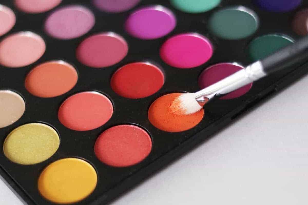 How To Make Your Eyes Pop With Makeup » Read Now!