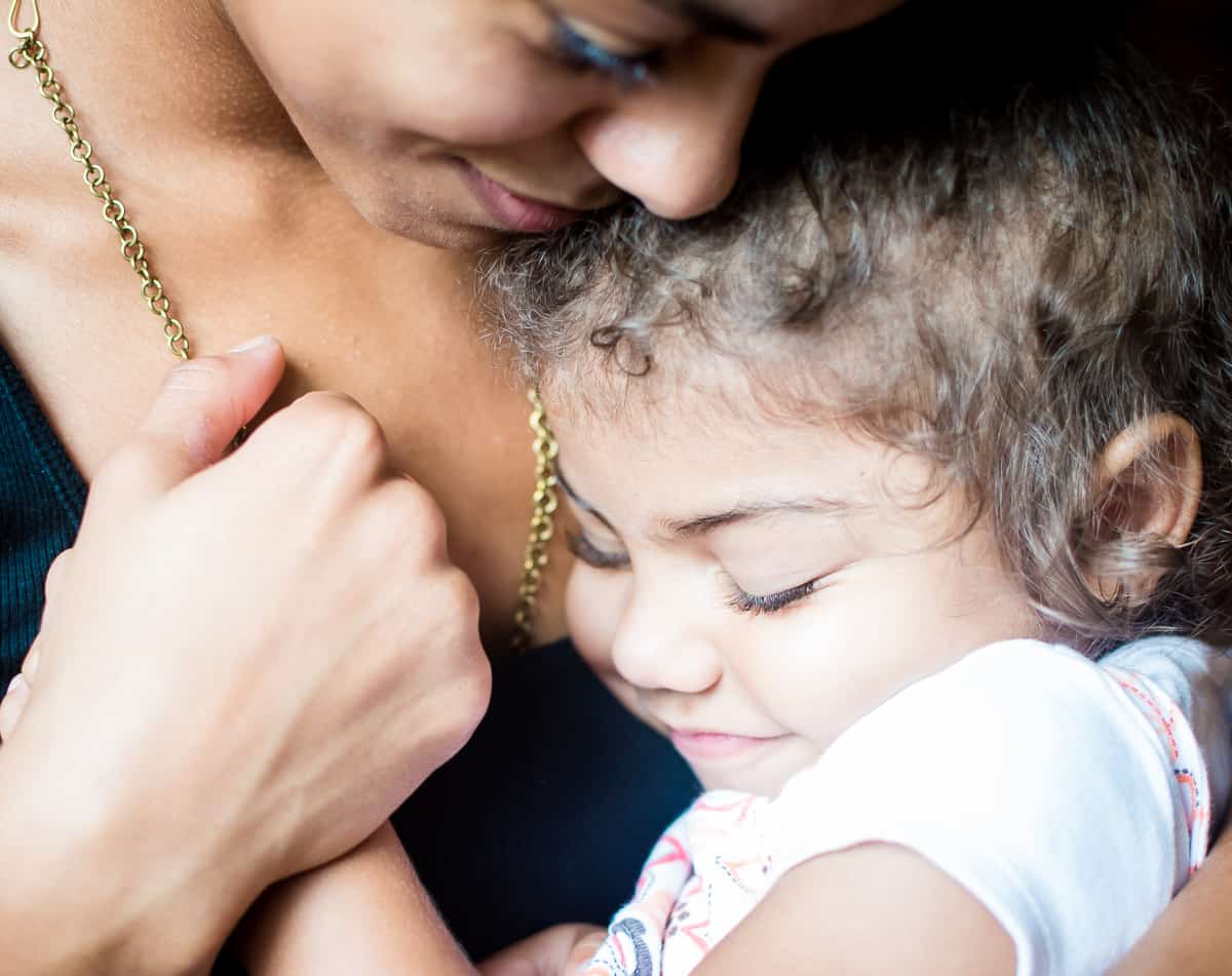 7 Ways To Handle Breastfeeding Challenges