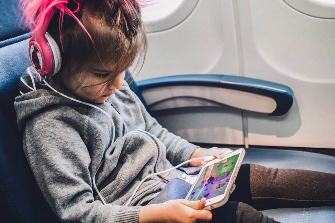 7 Tips For Flying With Kids