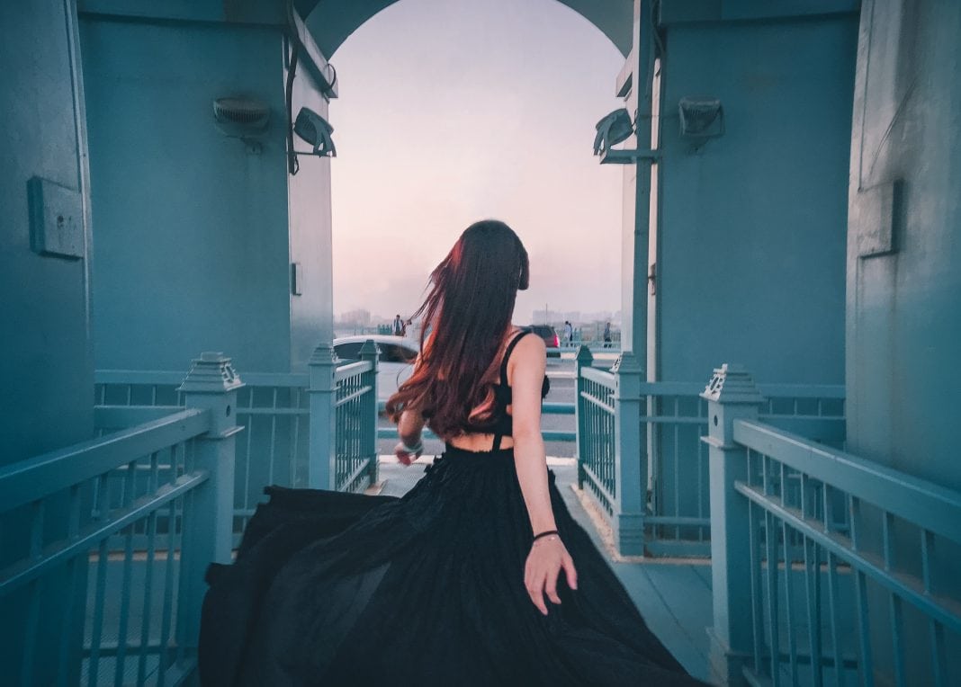 gown