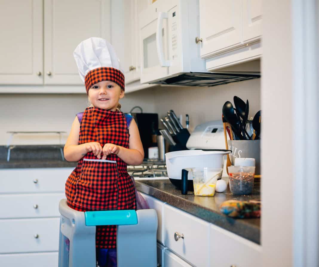 Holiday Baking With Kids Made Easier