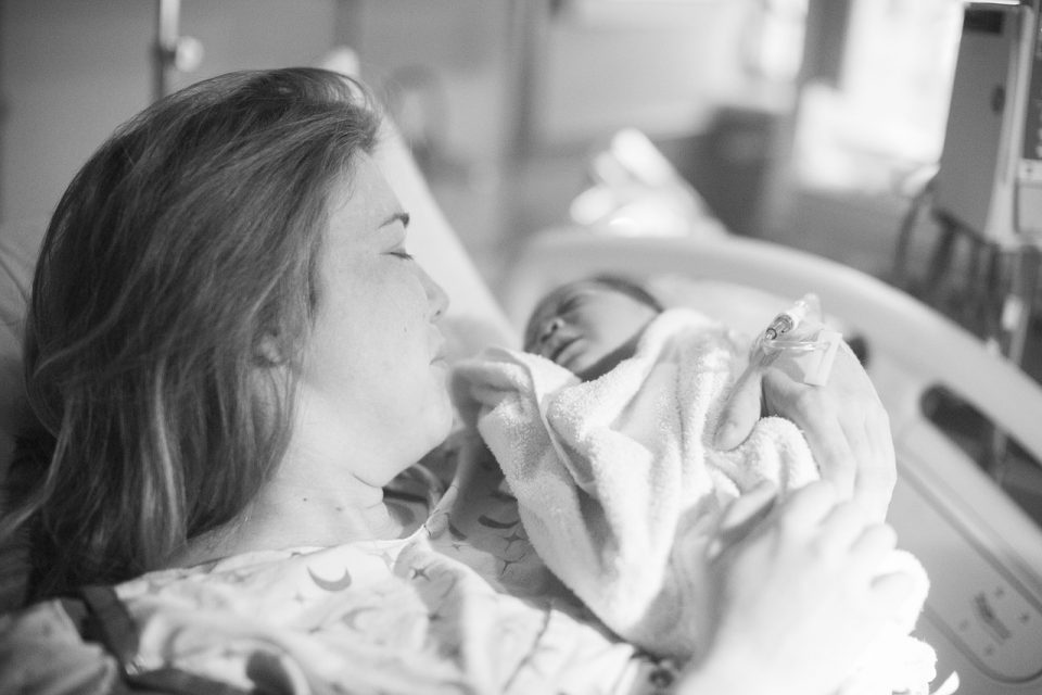 Everything You Need To Know About Delivering With A Doula