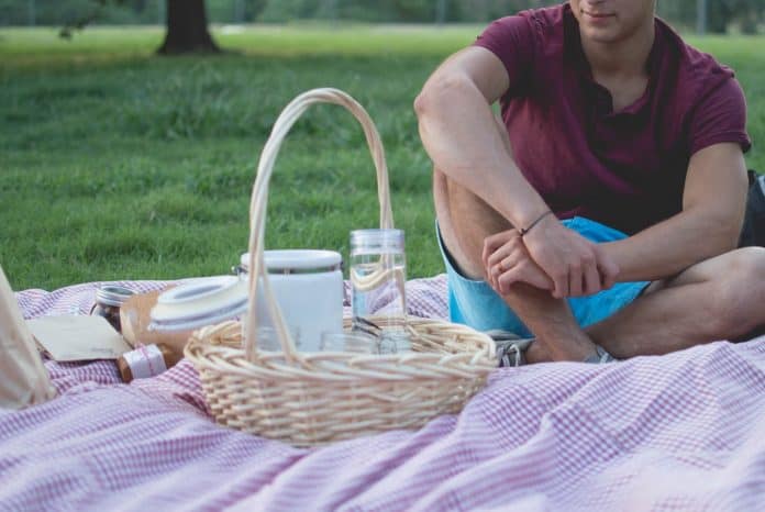 15 Fun And Cheap Date Night Ideas