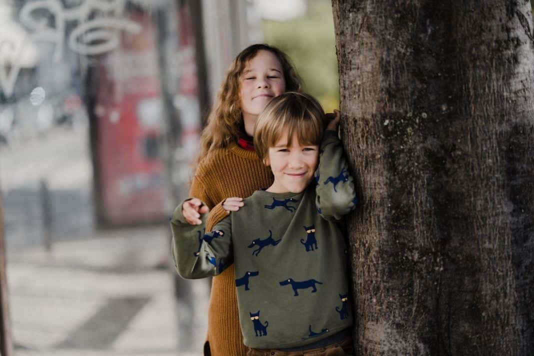 4 Ways To Help Your Kids Deal With Sibling Jealousy