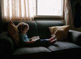 Your Kids Hate Reading? How To Make Reading Fun As A Parent