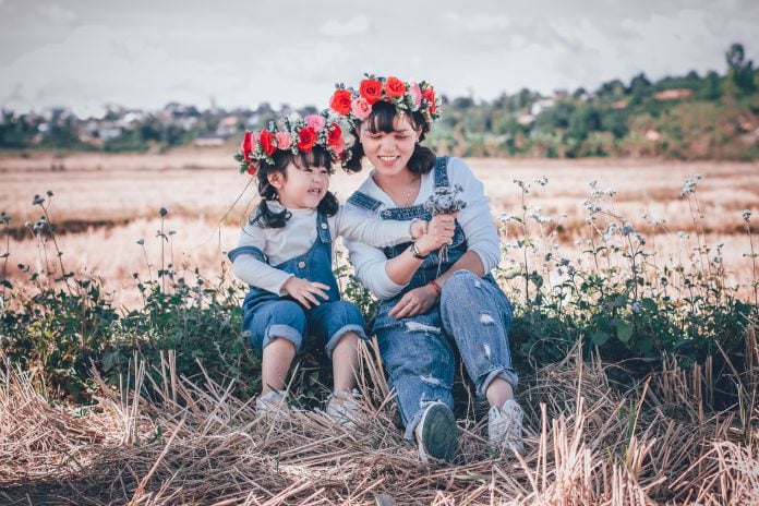 12 Tips For Positive And Peaceful Parenting