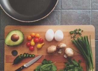 How To Handle Postpartum Food Allergies