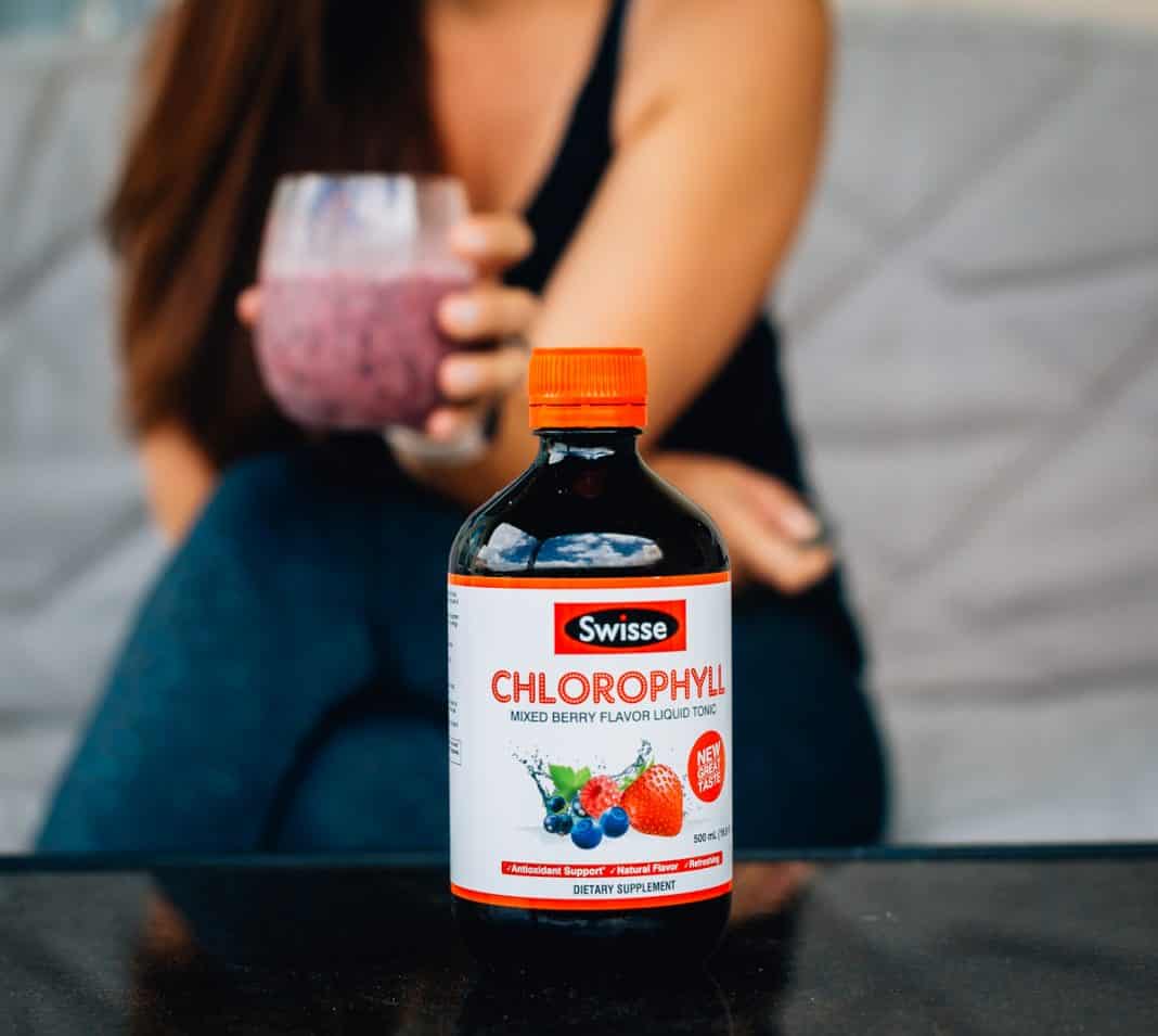 Why You Should Be A Taking A Liquid Chlorophyll Supplement Daily » Read