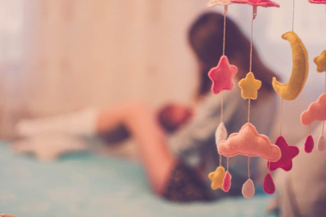 8 Ways To Cope With Sore Nipples While Breastfeeding