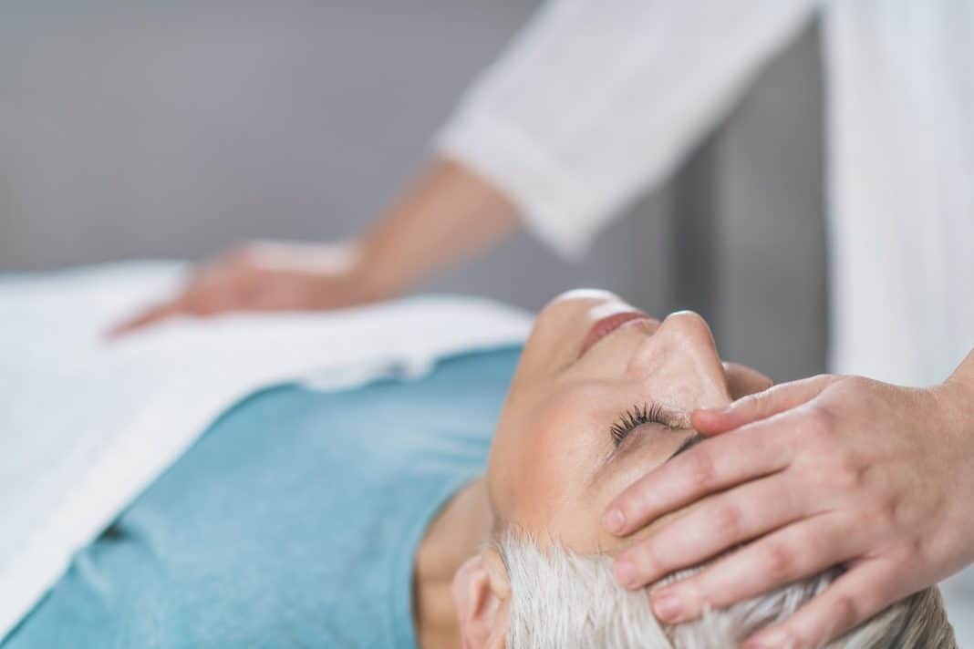 Alternative Medicine For Moms: How It Can Make All The Difference On Your Wellness Journey