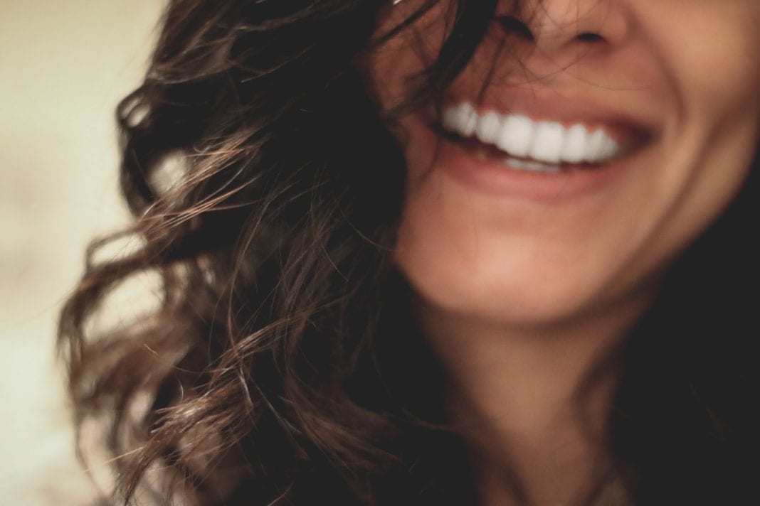 5 Early Warning Signs Of Gum Disease