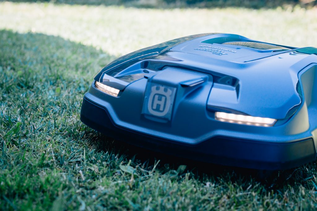 A Robotic Lawn Mower Is A Thing And Yes, You Need One