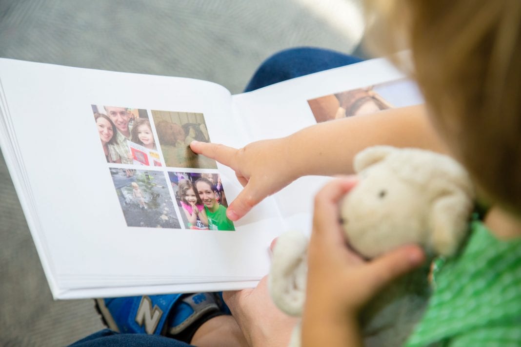 Tinybeans: A Photo Sharing App That Makes Your Baby Book For You Tinybeans: A Photo Sharing App That Makes Your Baby Book