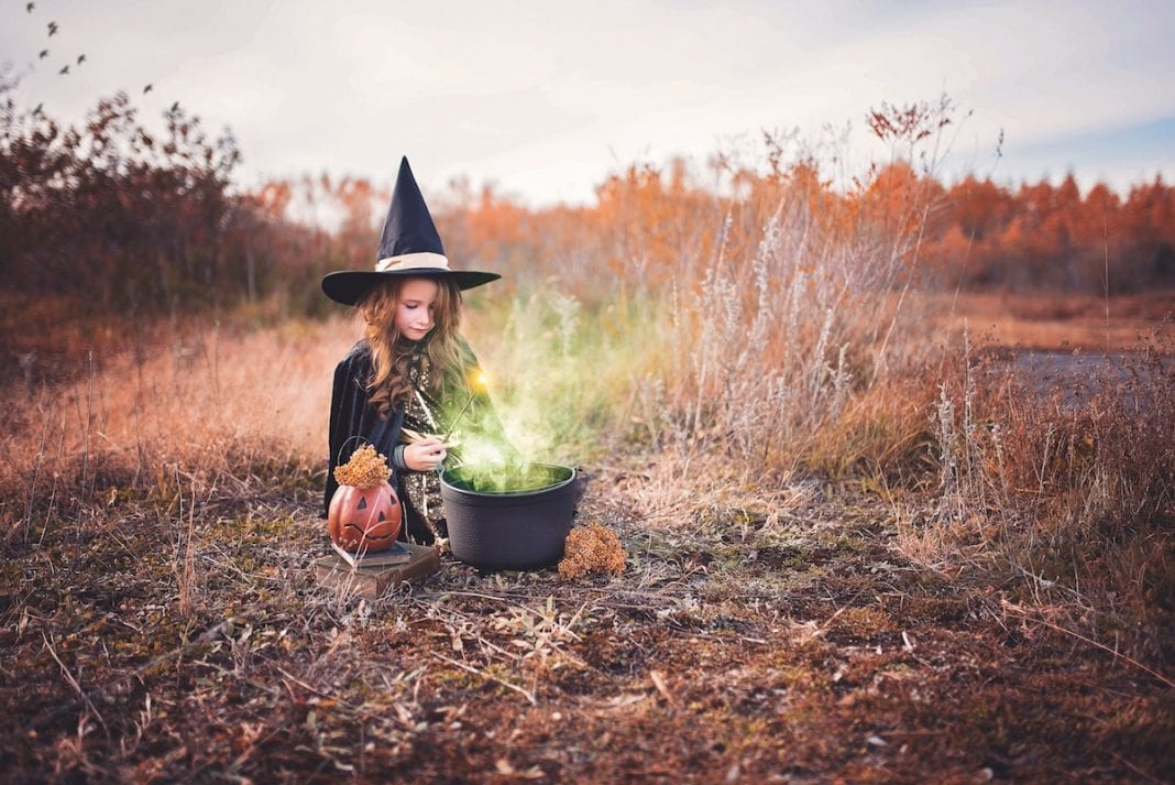 paige-cody-hiuBsBPPquE-unsplash 10 Halloween Activities And Toys For Kids