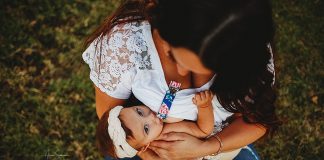 Latchpal Alicia Samone Photography Beautiful Mom Breastfeeding Baby With Nursing Clip