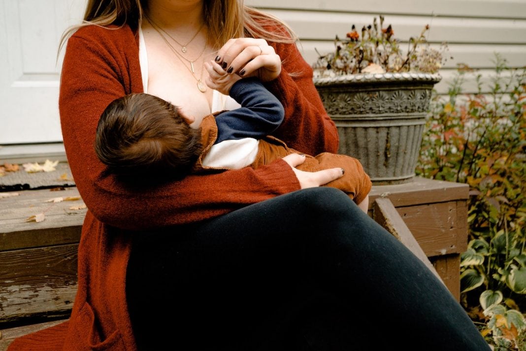 Breastfeeding While Dieting: The Skinny On What You Need To Know!