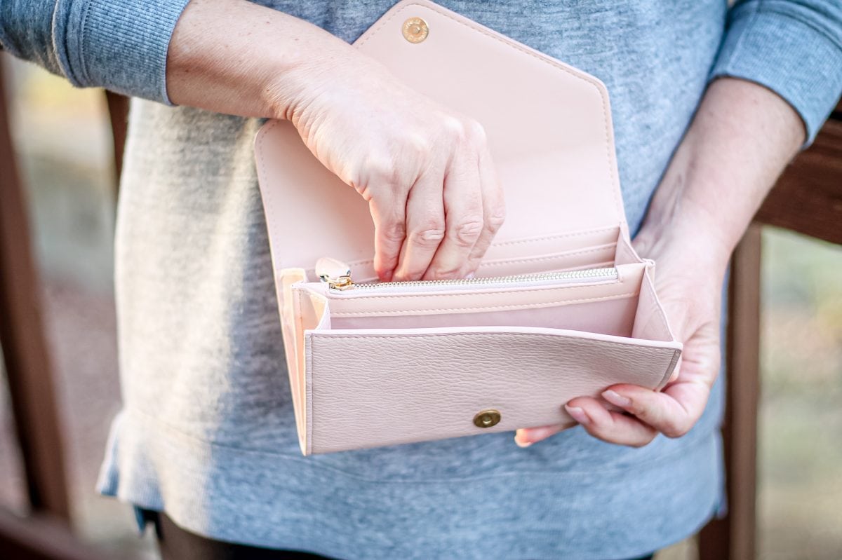 Our Favorite Accessories And Purses For Spring