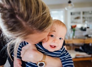 5 Easy Baby Eczema Treatment Options To Try At Home