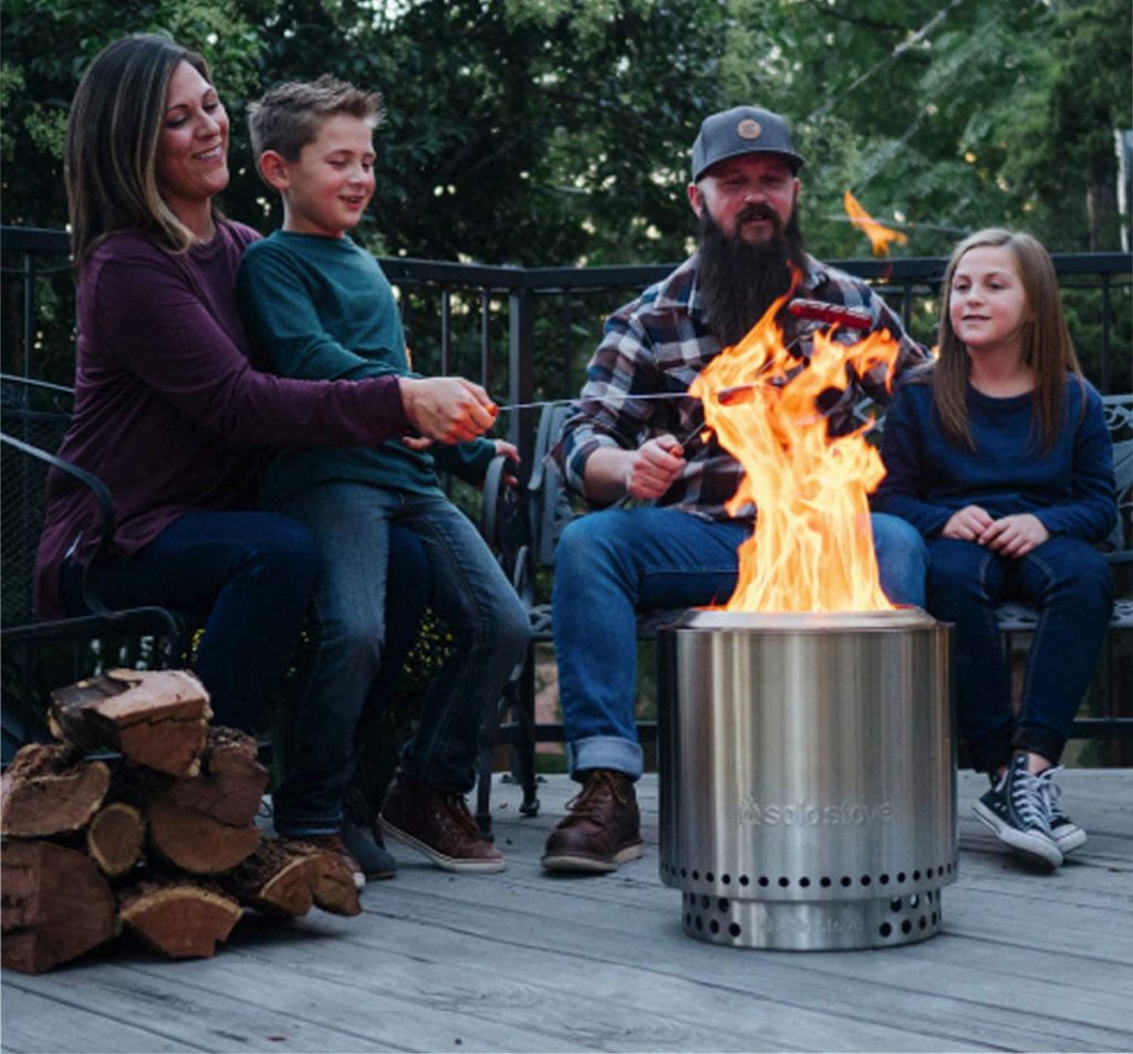 Products You Need For A Cozy, Outdoor Bonfire Night