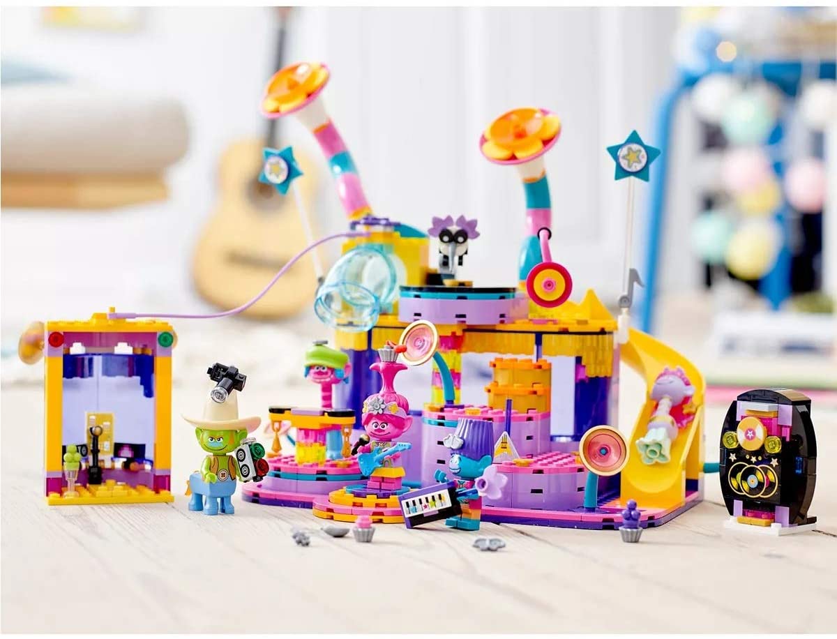 25 Santa Approved Coolest Toys For Kids This Christmas {2020}