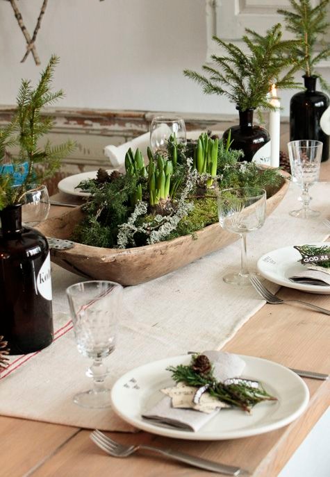 7 Festive Styles To Inspire Your Christmas Centerpiece For The Table