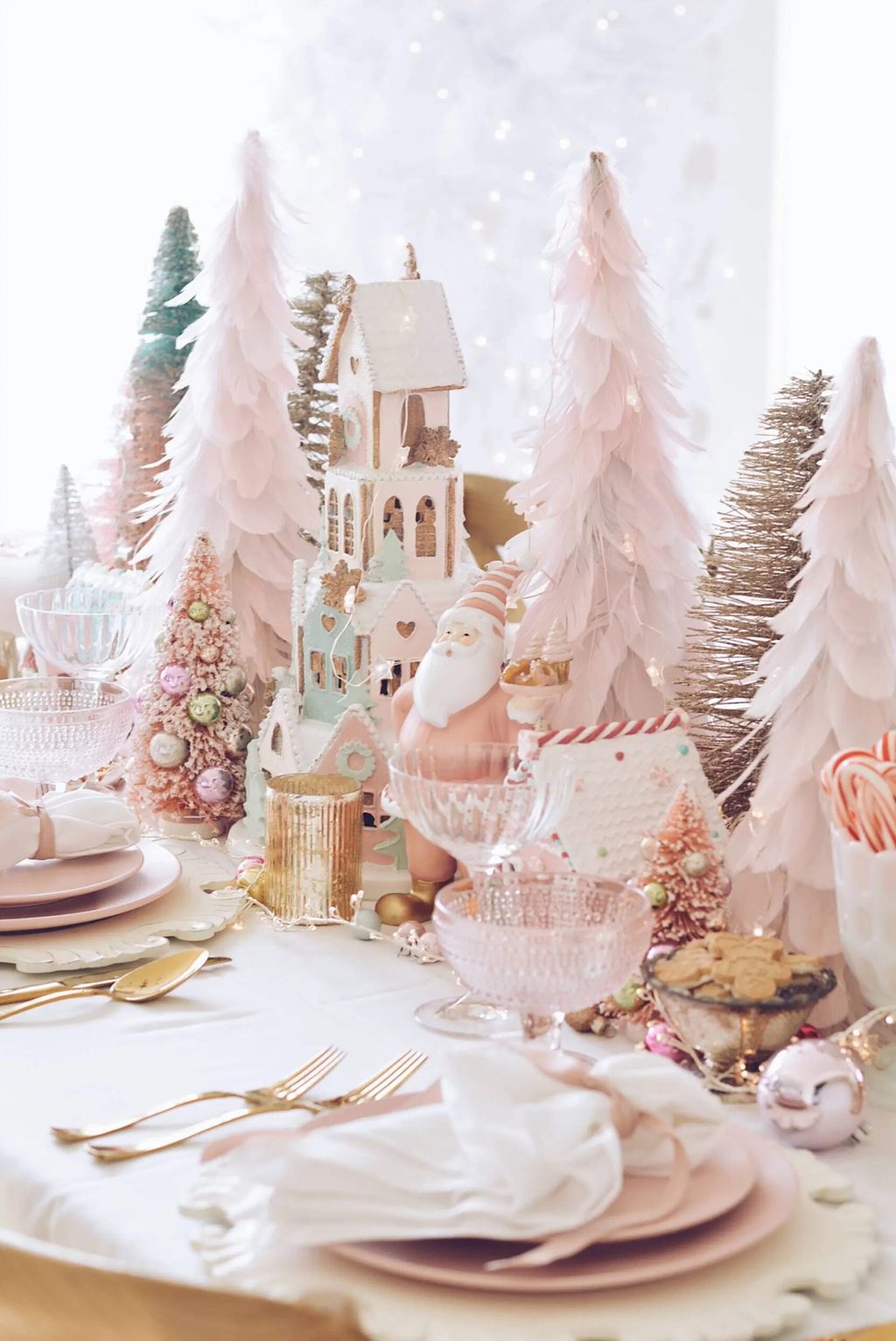 7 Festive Styles To Inspire Your Christmas Centerpiece For The Table