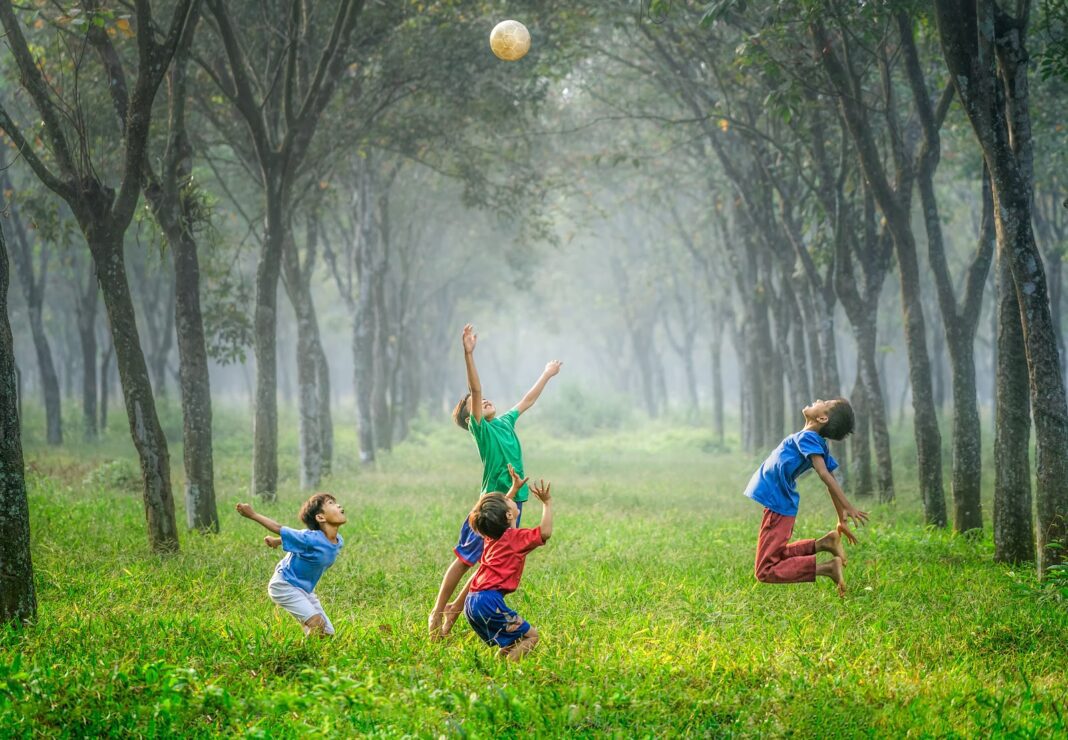 Fun Outdoor Games To Entertain The Neighborhood Kids This Summer