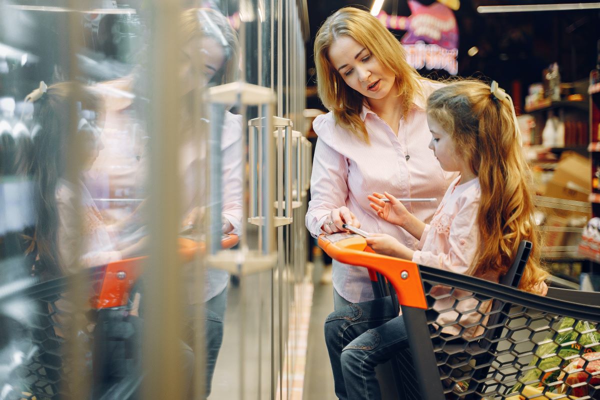 Taking Kids Shopping: 5 Genius Ways To Occupy Your Kids