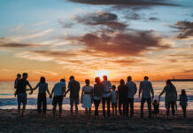 8 Important Pros And Cons Of Traveling With Family