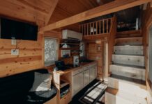 How To Downsize To A Smaller Home: The Painless Way To Live A Minimalist Lifestyle