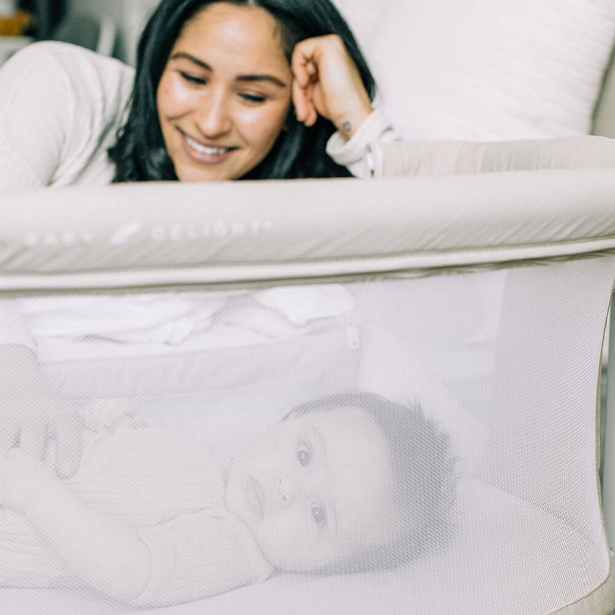 10 Newborn Necessities & The Best Items For Your Baby Registry