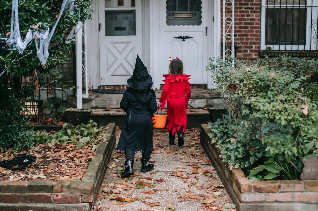 The Fascinating History Of Halloween And Modern Day Halloween Parties The Fascinating History Of Halloween And Modern Day Halloween Parties