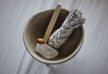 How To Use Crystals: Advice On Sourcing, Care, & Styling Tips At Home