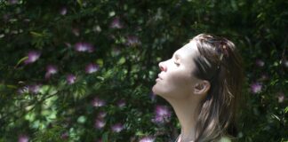 3 Experts Share Alternative Relaxation Techniques To Focus The Mind, Body & Spirit
